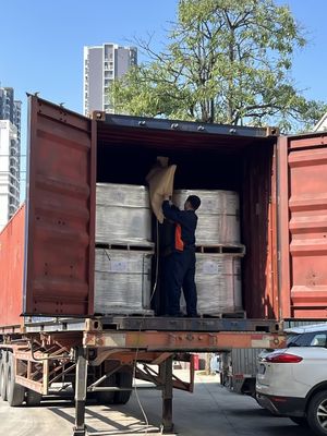 Устойчивая к ультрафиолетовым лучам и отблескиванию термоламинированная пленка с неотражающей бархатной текстурой и длиной 100 - 3000 м