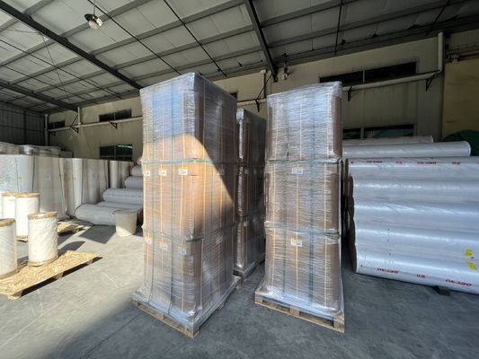 Мягкая твердость, глянцевая ламинированная пленка с высокой прозрачностью и влагостойкой отделкой