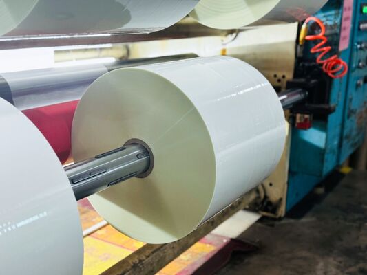 Пленок для термоламинирования ПЭТ с настраиваемой шириной и термоактивированным клеем, подходящим для термоламинирующих устройств