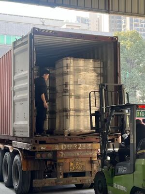 1 дюймовая или 3 дюймовая фольга для ламинирования книги с скоростью ламинирования до 400 м/мин и толщиной 11-250 микронов для защиты книг