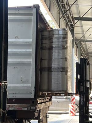 Металлизированная пленка ПЭТ с термостойкостью до 110 °C, индивидуальным весом и гладкой отражающей поверхностью для упаковки и ламинирования продуктов питания