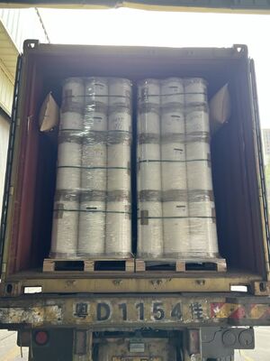 Металлизированная пленка ПЭТ с теплостойкостью до 110 °C, химической устойчивостью и гладкой отражающей поверхностью для упаковки и ламинирования