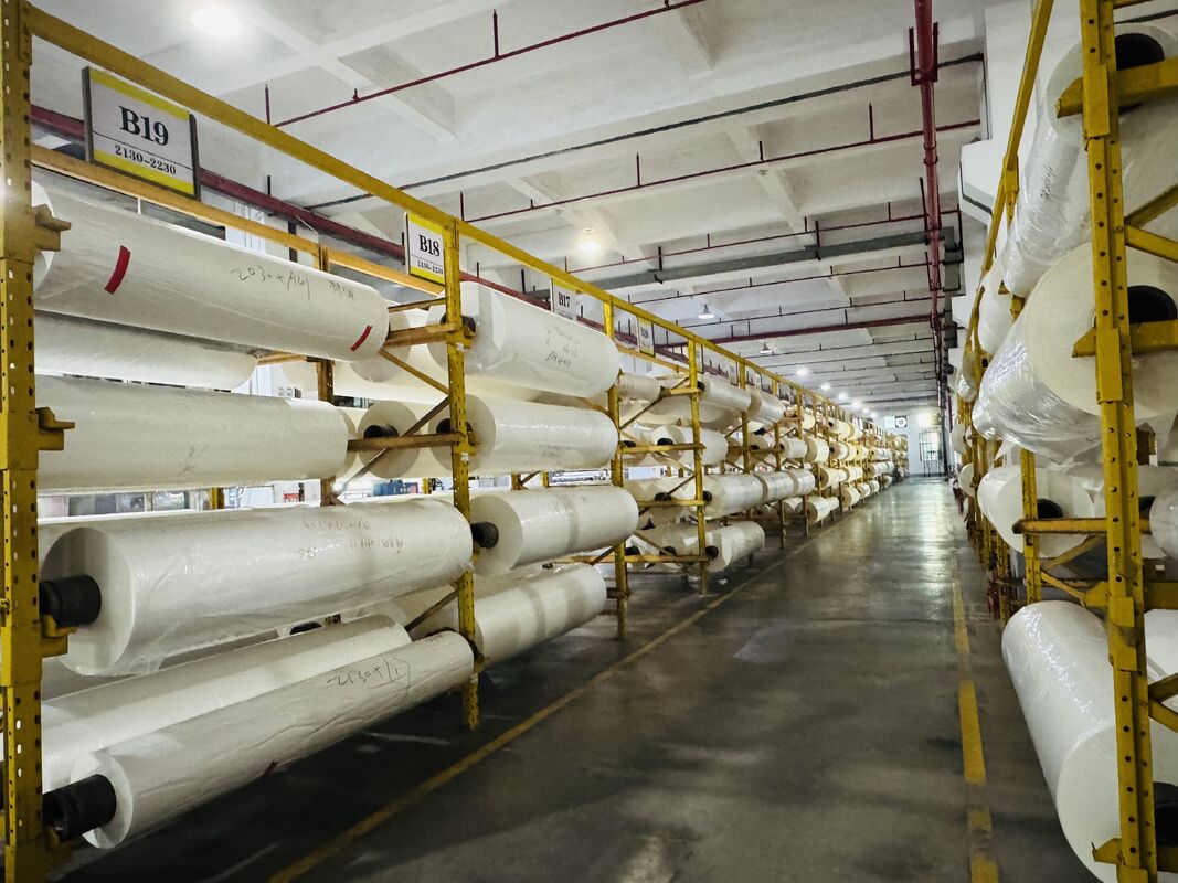 Высокопрозрачная пленка для термоламинирования ПЭТ с температурной устойчивостью до 130 °C и индивидуальной длиной до 6000 метров