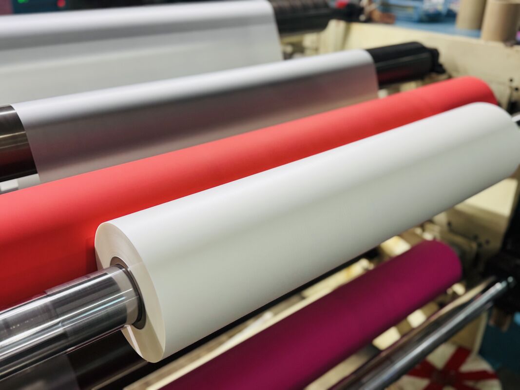 Премиальная матовая ламинационная пленка с возможностью персонализации этикеток, длительным сроком хранения и безупречным покрытием для усиленной защиты