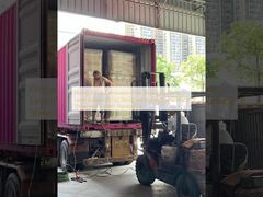 Глянцевая ламинационная пленка, обеспечивающая уровень глянца выше 90 GU, предназначенная для улучшения блеска поверхности и устойчивости к царапинам